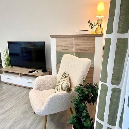The Elite Suite Downtown 2- Bedroom Apt Ac & Garage Parking Bratislava Eksteriør billede