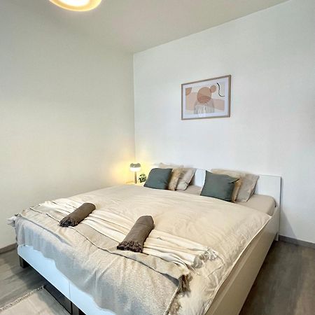 The Elite Suite Downtown 2- Bedroom Apt Ac & Garage Parking Bratislava Eksteriør billede