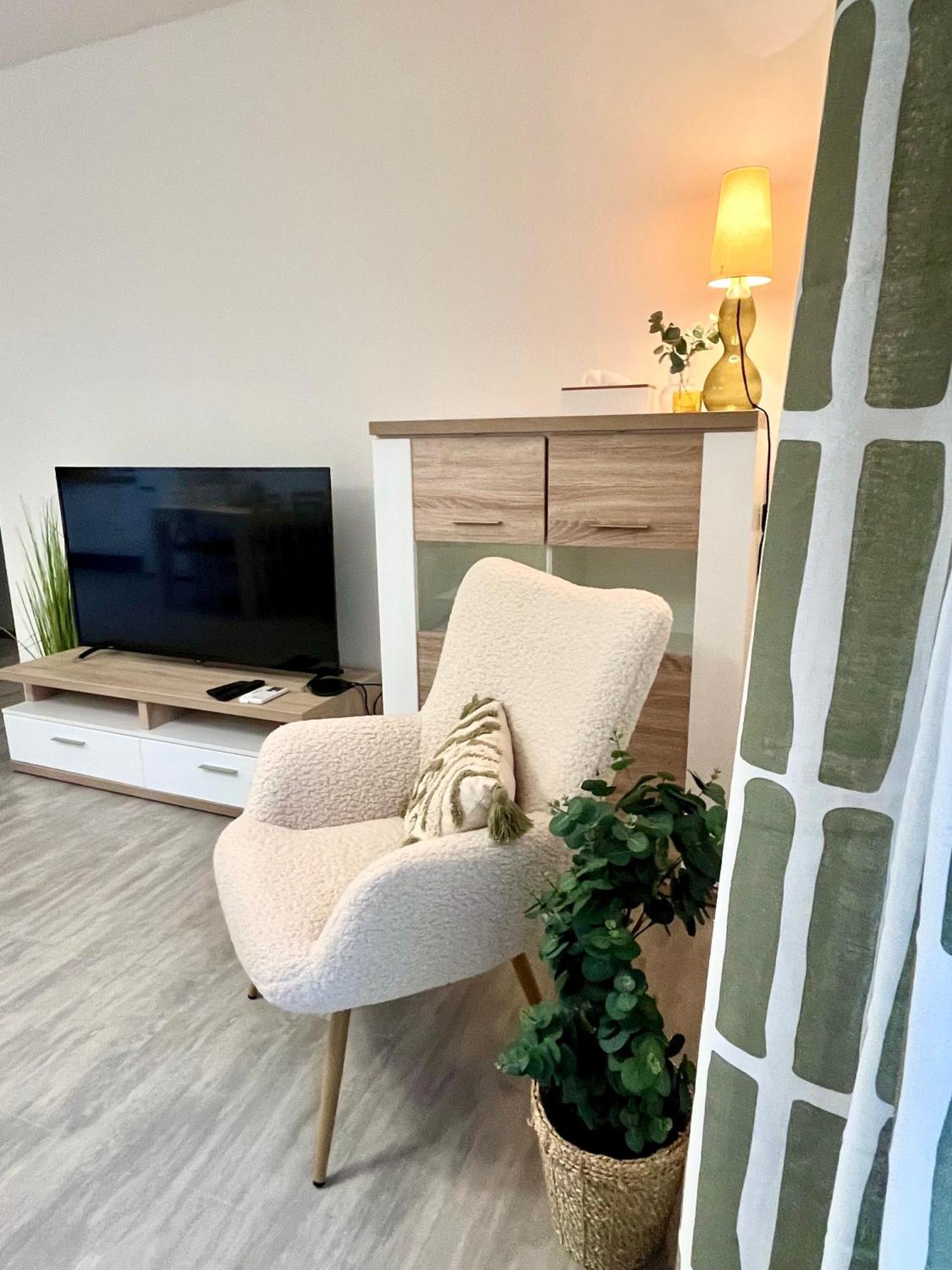 The Elite Suite Downtown 2- Bedroom Apt Ac & Garage Parking Bratislava Eksteriør billede