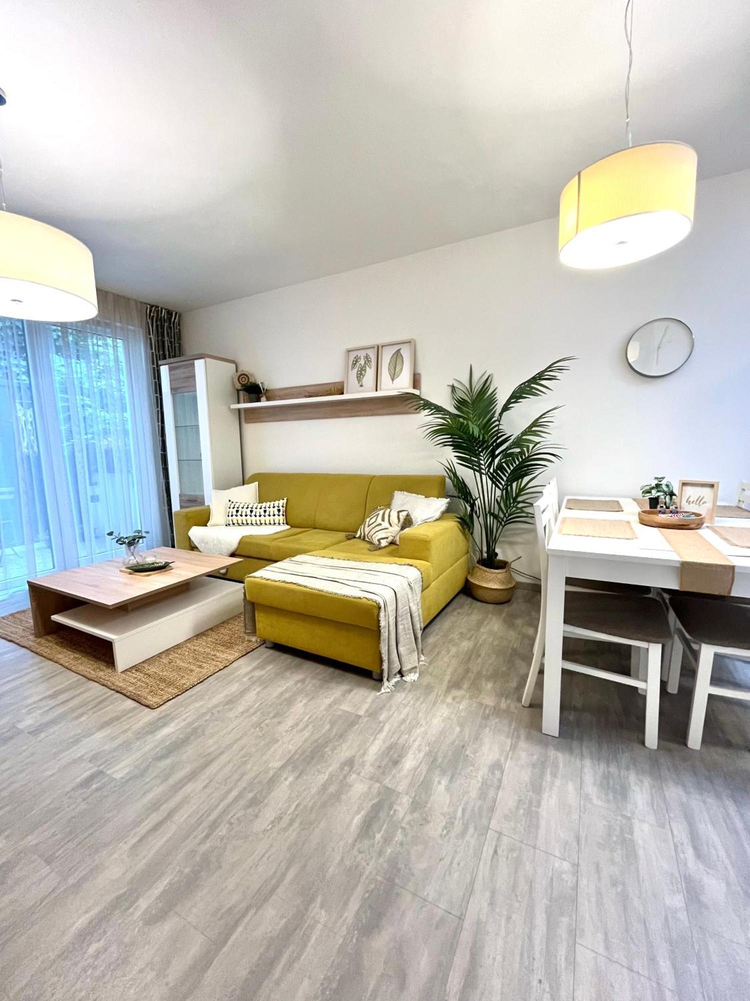 The Elite Suite Downtown 2- Bedroom Apt Ac & Garage Parking Bratislava Eksteriør billede